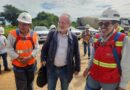 Engenheiro italiano responsável pelo projeto da ponte visita obra a 69 metros da conexão entre Brasil e Paraguai