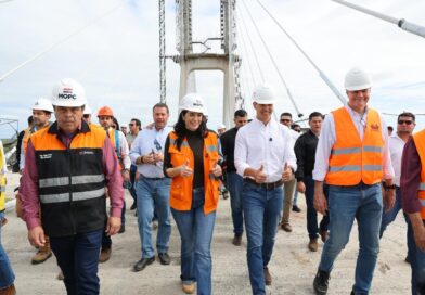 Presidente Peña visita a Ponte Bioceânica, a poucos metros da fronteira entre o Paraguai e o Brasil