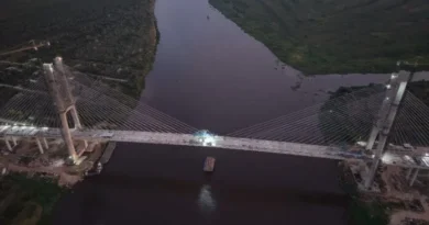 Na reta final, obras de construção de ponte bioceânica têm operação para retirada de pórticos de 47 toneladas