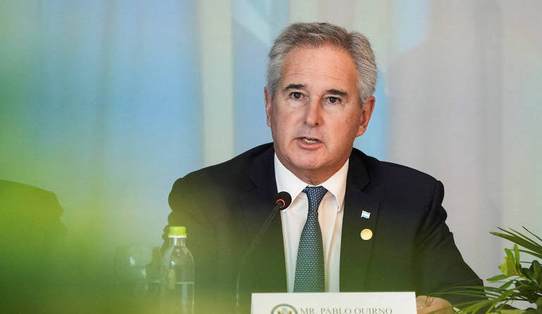 Declarações do ministro das Relações Exteriores da Argentina sobre o país “bioceânico” reacendem as tensões com o Chile e provocam críticas generalizadas
