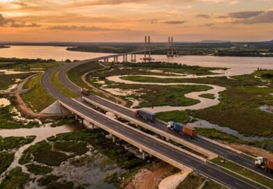BR-267 à ponte sobre o Rio Paraguai e criar um corredor rodoviário do Brasil até portos do Chile